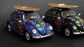Die Cast 1967 VW Classic Beetle with Surfboard 16cm (Assorted Colours)