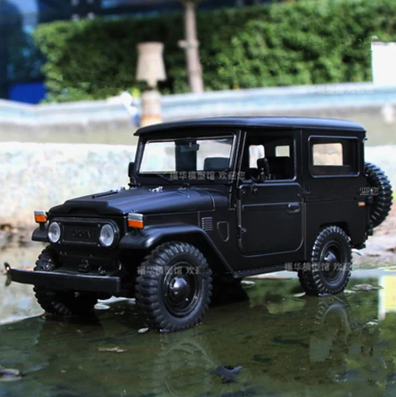 Amazon.com: Motor Max 1:24 W/B Platinum Collection Toyota